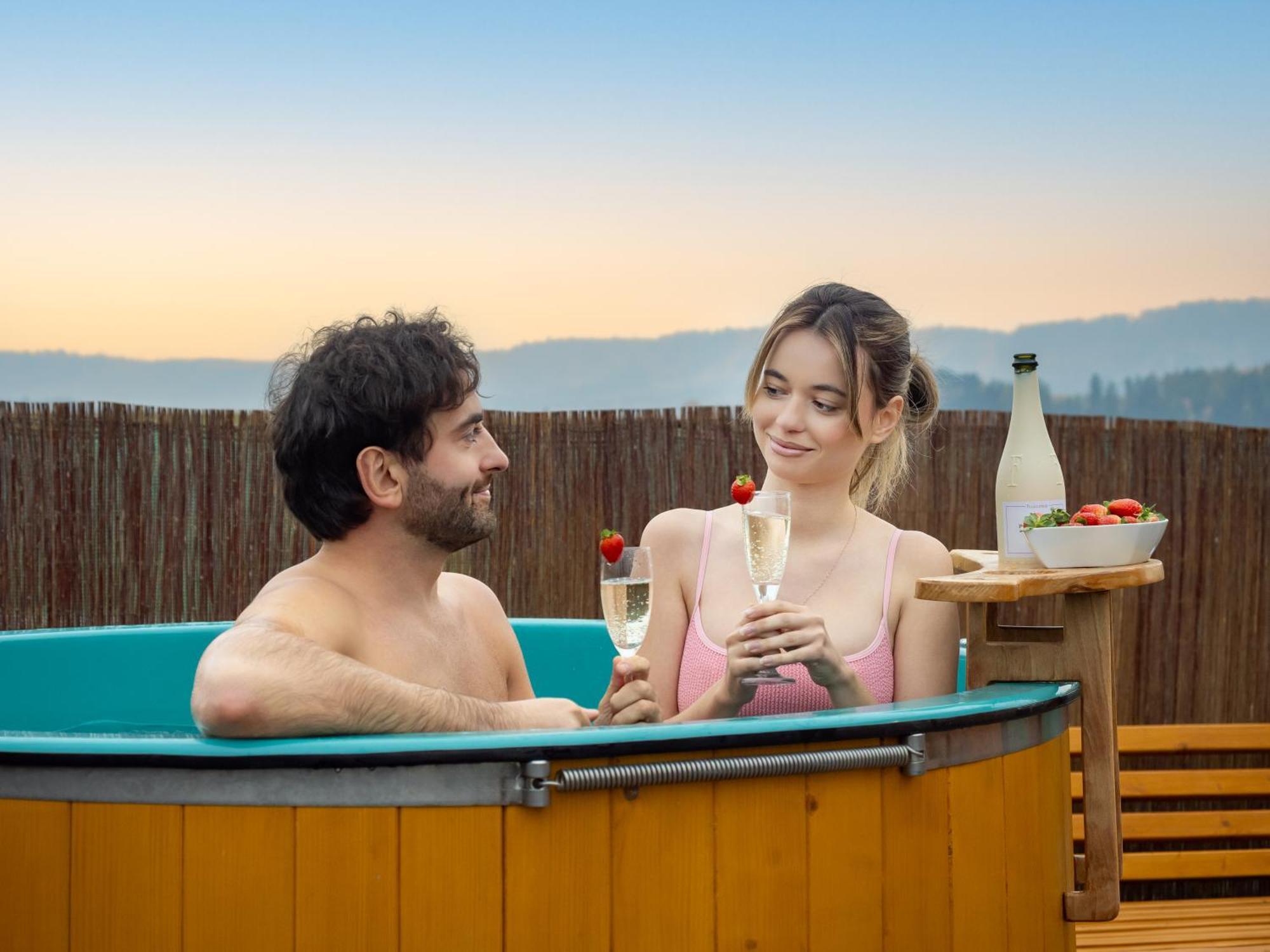Rajska Polana Domki Premium ,Na Odludziu Z Prywatna Balia Z Jacuzzi I Sauna ,Cisza,Rowery Elektryczne,Gory,Astroprzygoda,- Adrspach, Skalne Miasto, Zamek Ksiaz,Andrzejowka,Karpacz, Sniezka,Janskie Laznie,Pec Mieroszow 外观 照片