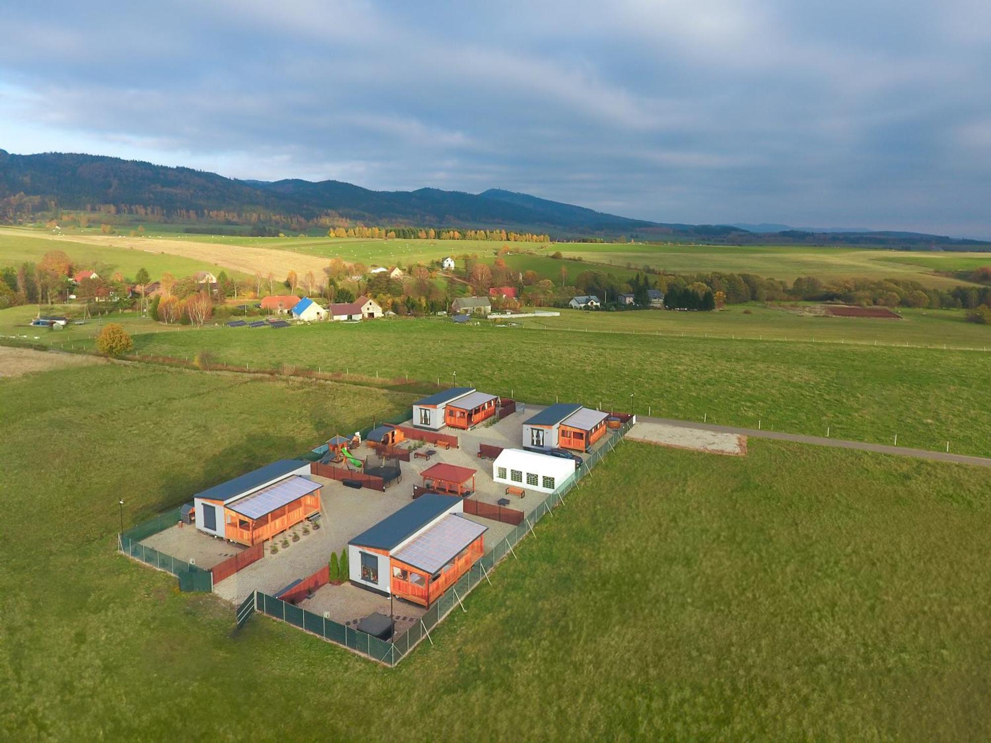 Rajska Polana Domki Premium ,Na Odludziu Z Prywatna Balia Z Jacuzzi I Sauna ,Cisza,Rowery Elektryczne,Gory,Astroprzygoda,- Adrspach, Skalne Miasto, Zamek Ksiaz,Andrzejowka,Karpacz, Sniezka,Janskie Laznie,Pec Mieroszow 外观 照片