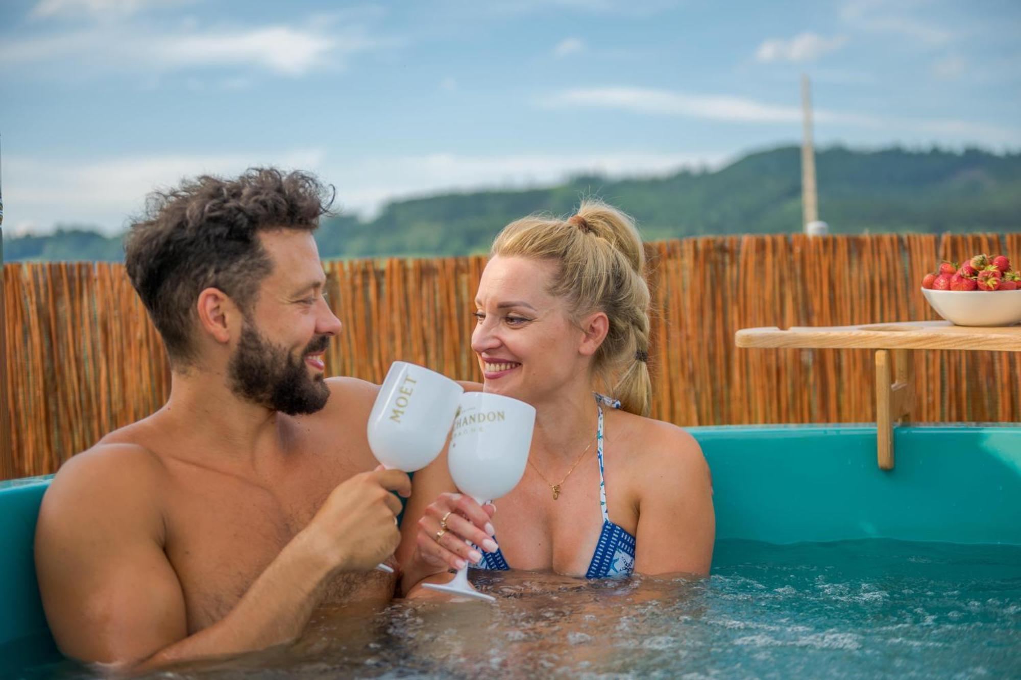 Rajska Polana Domki Premium ,Na Odludziu Z Prywatna Balia Z Jacuzzi I Sauna ,Cisza,Rowery Elektryczne,Gory,Astroprzygoda,- Adrspach, Skalne Miasto, Zamek Ksiaz,Andrzejowka,Karpacz, Sniezka,Janskie Laznie,Pec Mieroszow 外观 照片